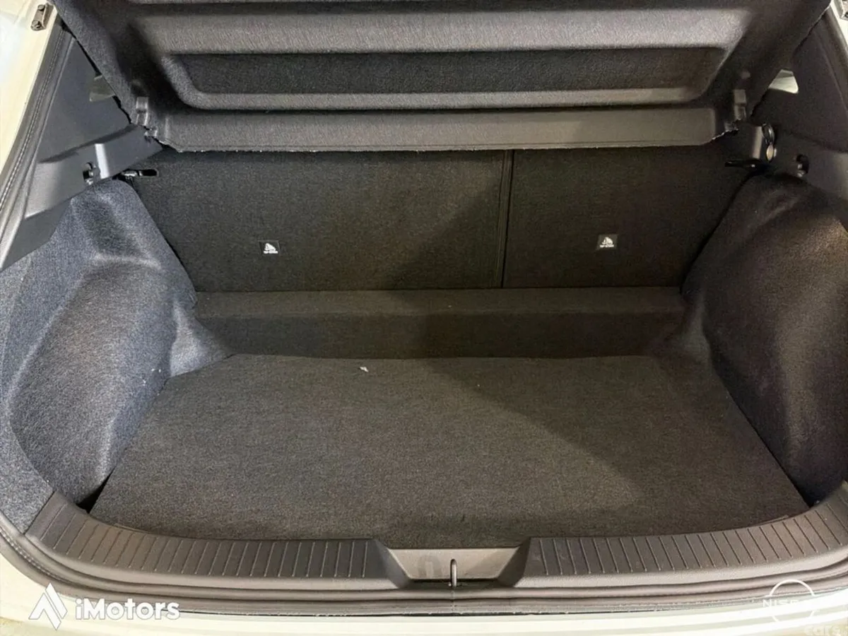 Nissan Qashqai SUV, Petrol Hybrid, 2027, White