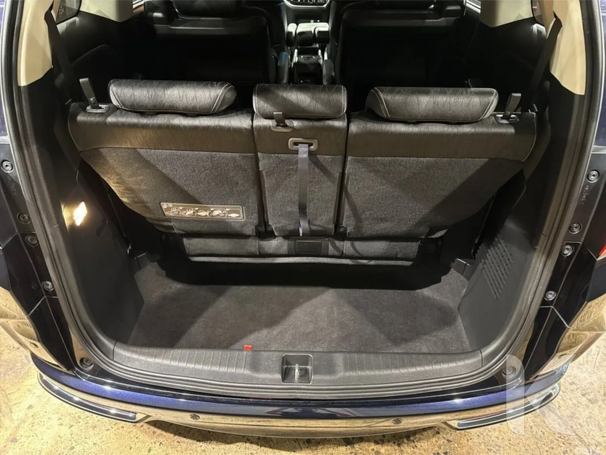 Honda Odyssey MPV, Petrol Hybrid, 2016, Blue