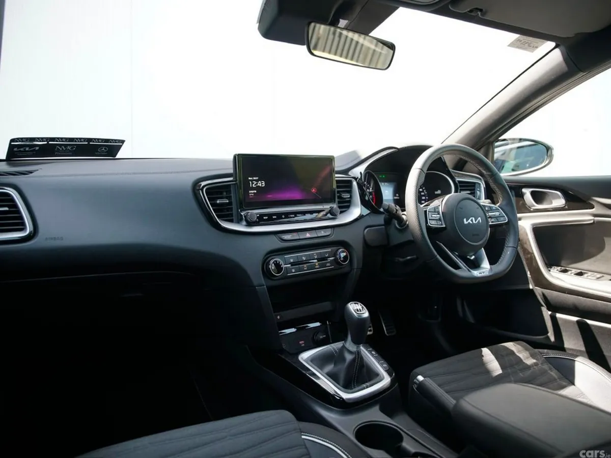 Kia Ceed Hatchback, Petrol, 2025, Black