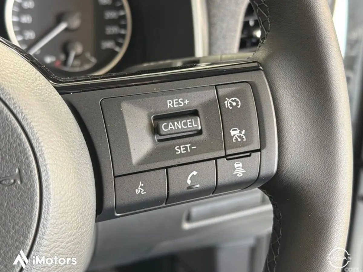 Nissan Qashqai SUV, Petrol Hybrid, 2027, White