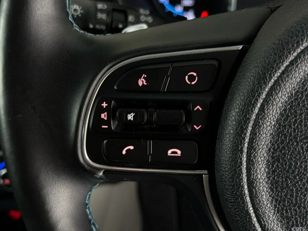 Kia Niro Hatchback, Petrol Plug-in Hybrid, 2021, White