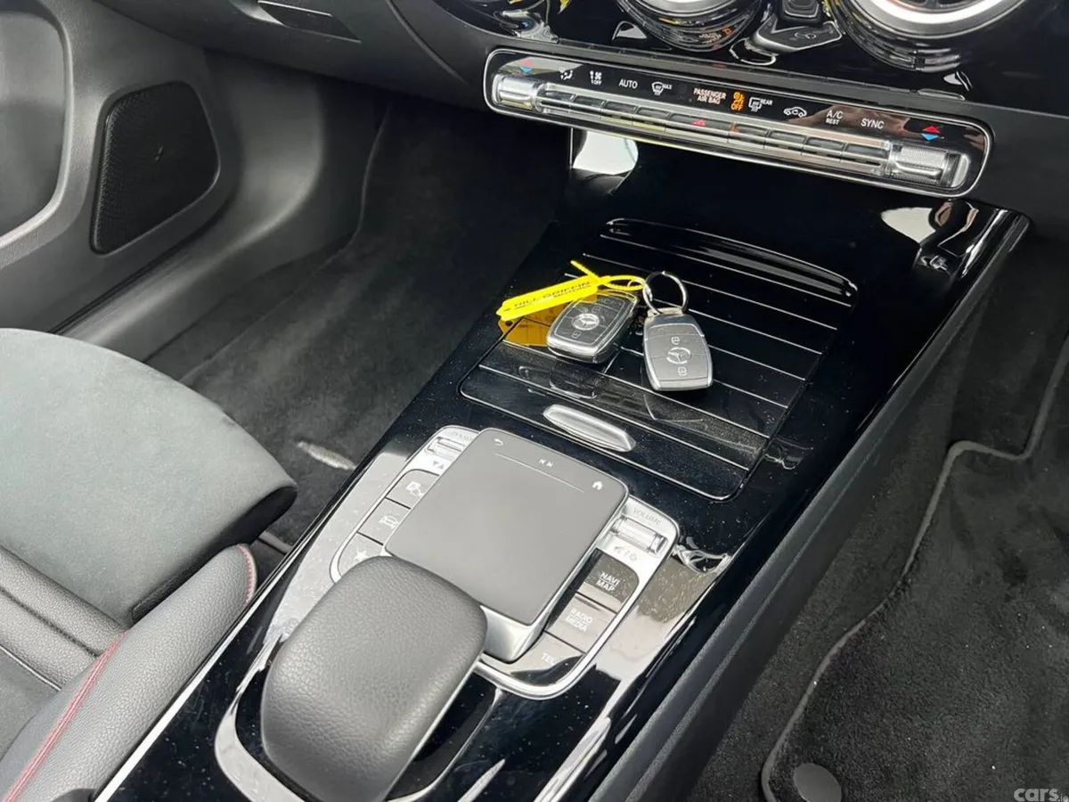 Mercedes-Benz A-Class Hatchback, Diesel, 2019, Yellow