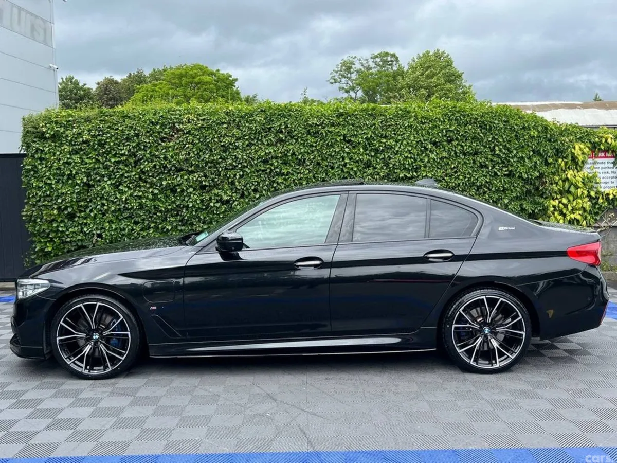 BMW 5-Series Saloon, Petrol Plug-in Hybrid, 2018, Black