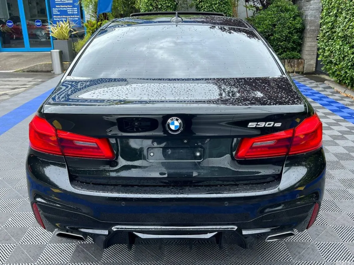 BMW 5-Series Saloon, Petrol Plug-in Hybrid, 2018, Black