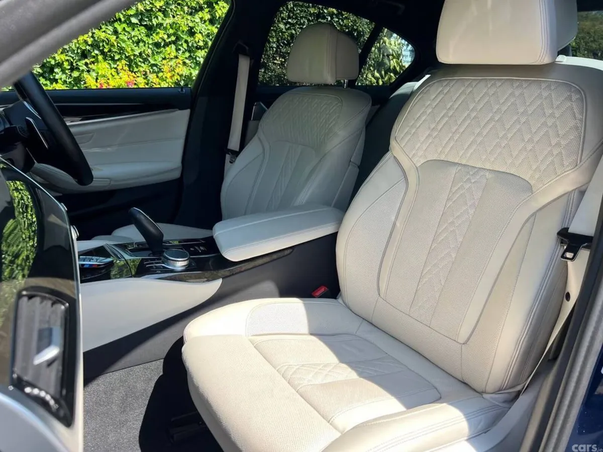 BMW 5-Series Saloon, Petrol Plug-in Hybrid, 2020, Blue