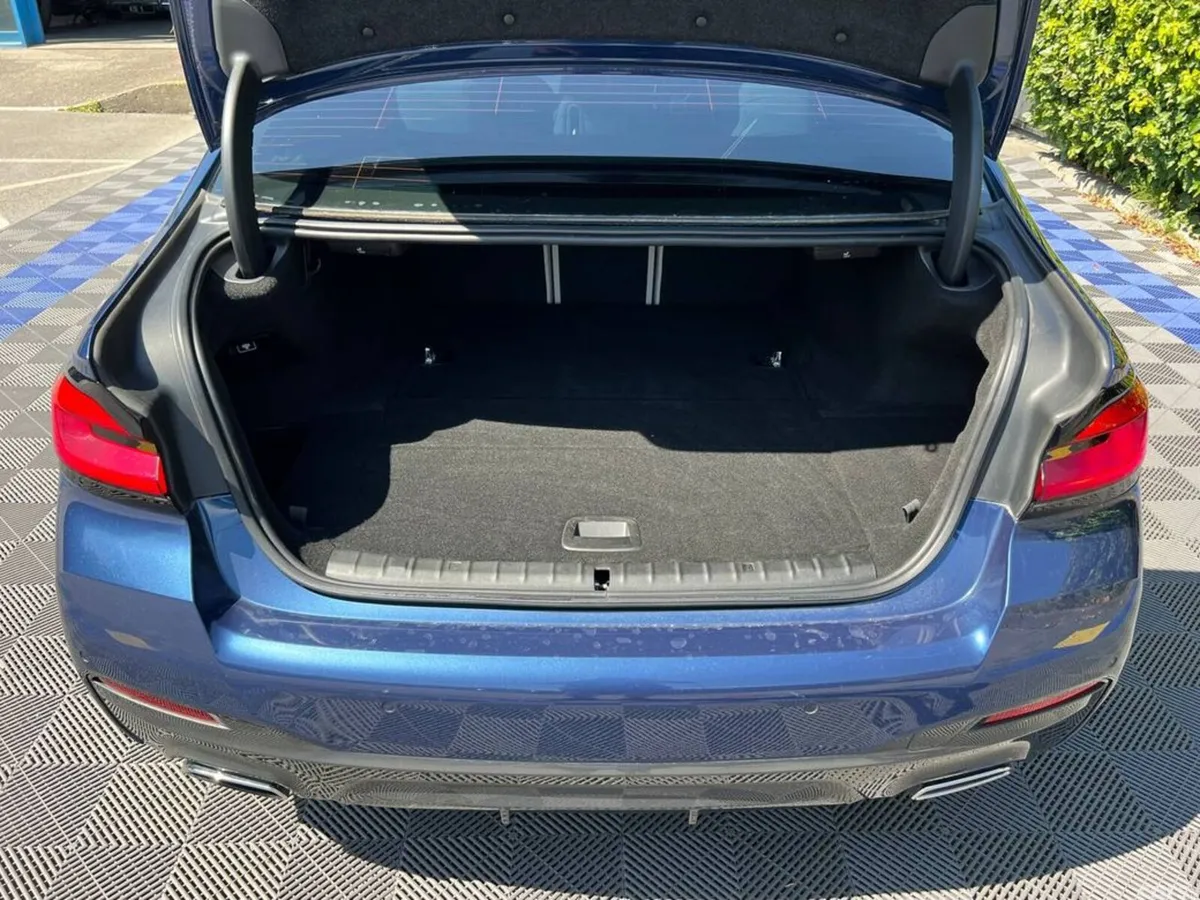 BMW 5-Series Saloon, Petrol Plug-in Hybrid, 2020, Blue