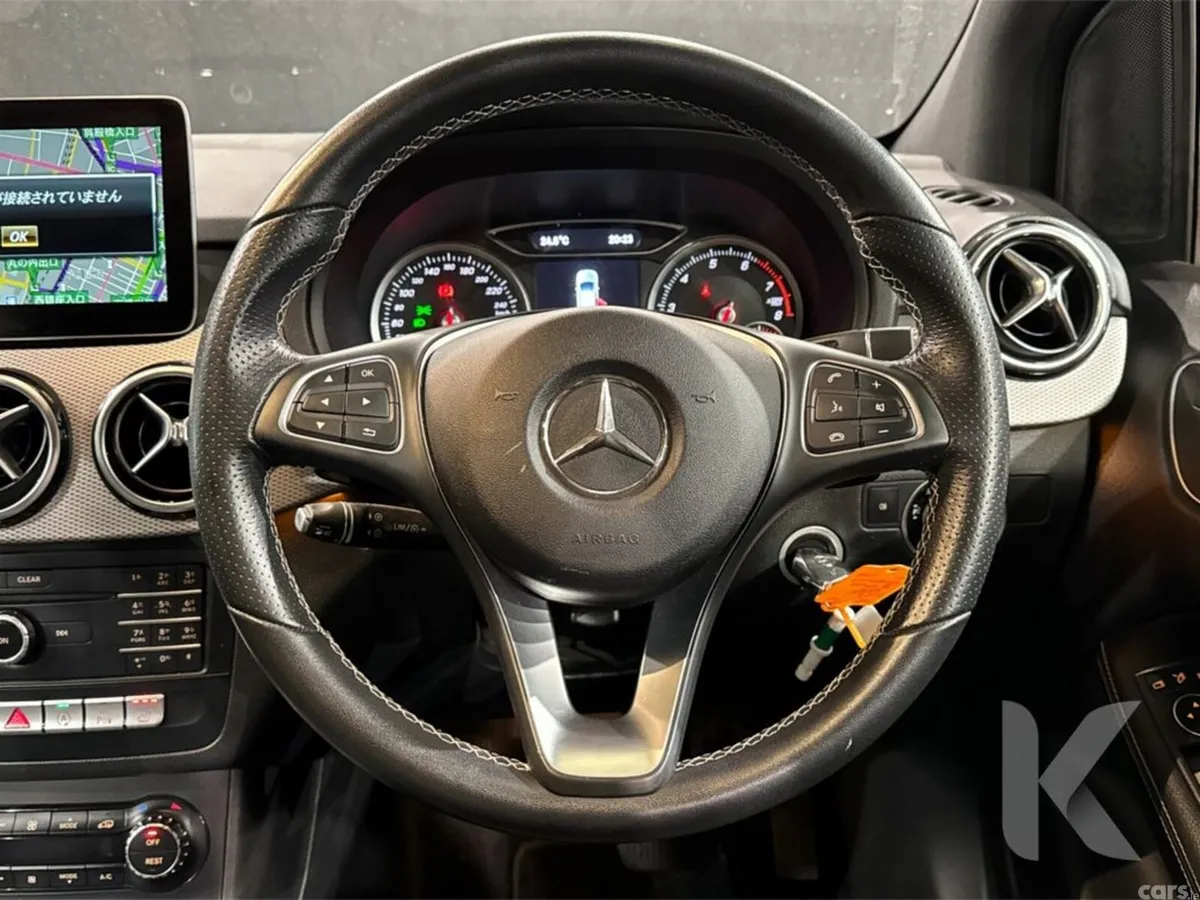 Mercedes-Benz B-Class Hatchback, Petrol, 2018, Red