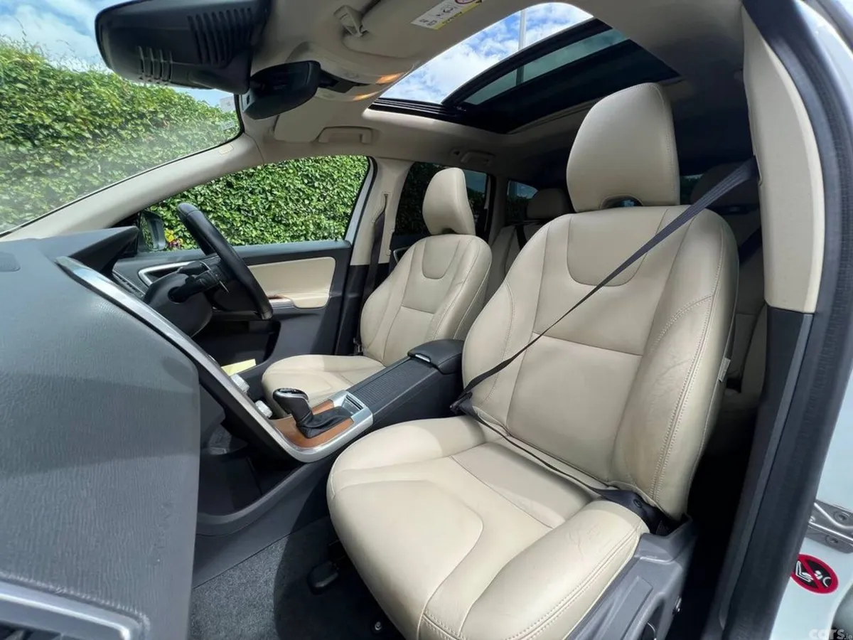 Volvo XC60 SUV, Diesel, 2017, White