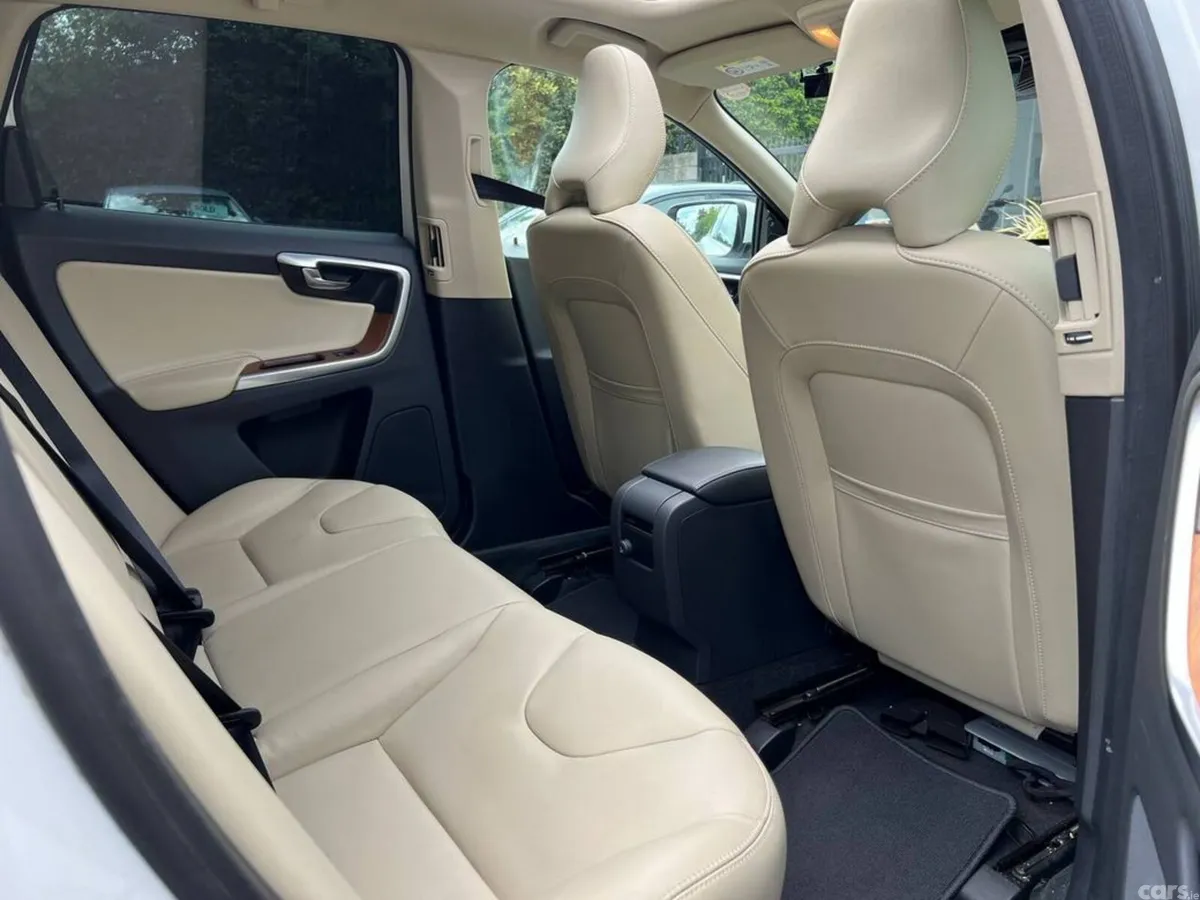 Volvo XC60 SUV, Diesel, 2017, White