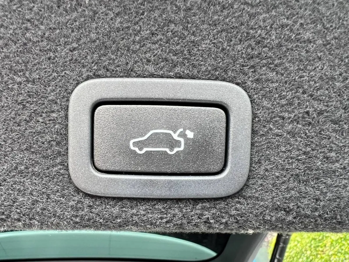 Volvo XC60 SUV, Diesel, 2017, White