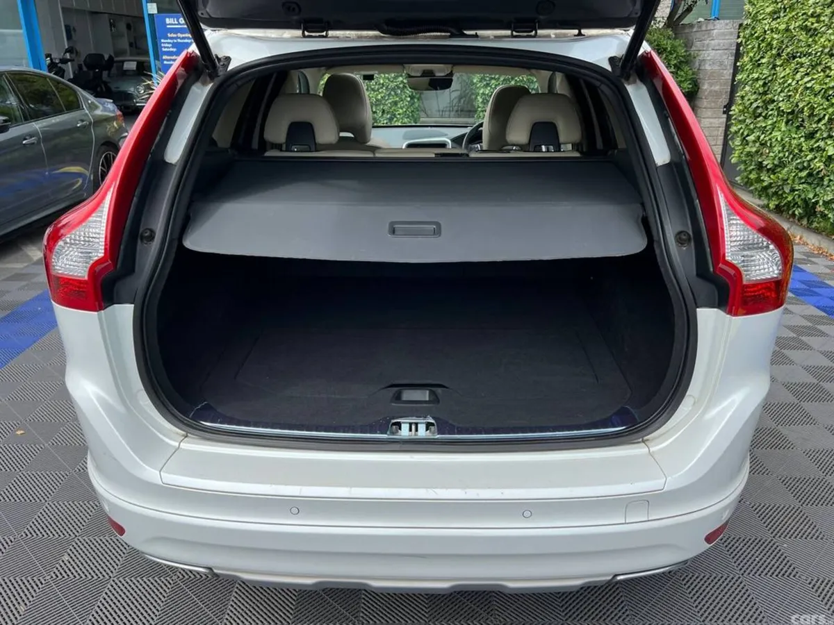 Volvo XC60 SUV, Diesel, 2017, White