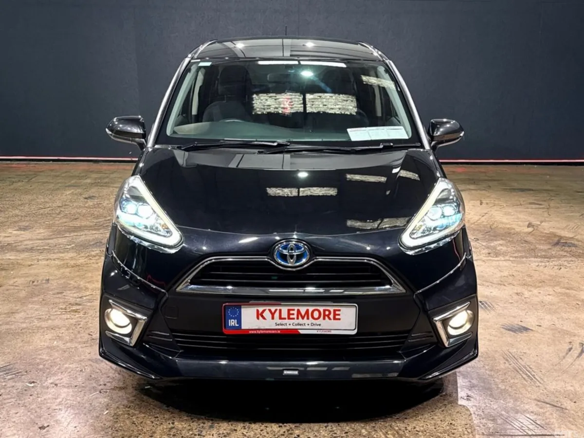 Toyota Sienta MPV, Petrol Hybrid, 2017, Black