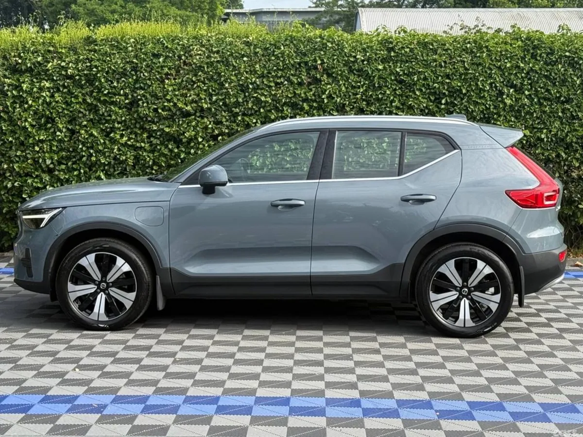 Volvo XC40 SUV, Petrol Plug-in Hybrid, 2022, Grey