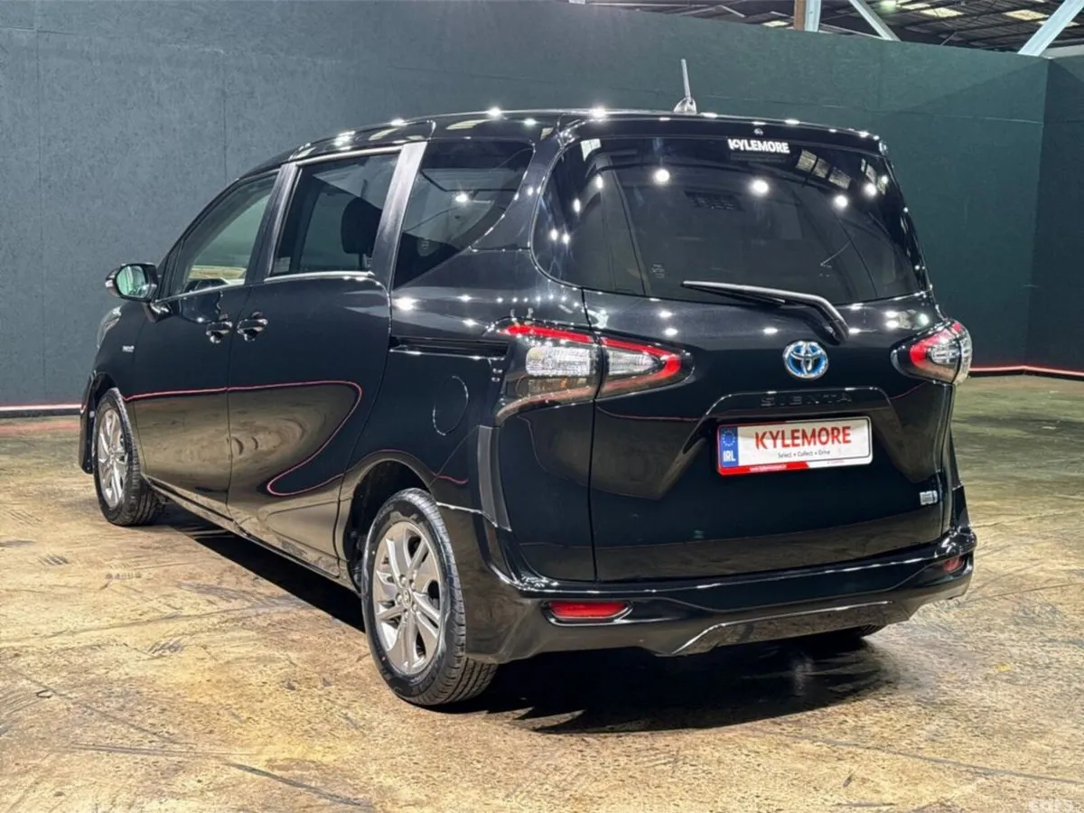 Toyota Sienta MPV, Petrol Hybrid, 2017, Black