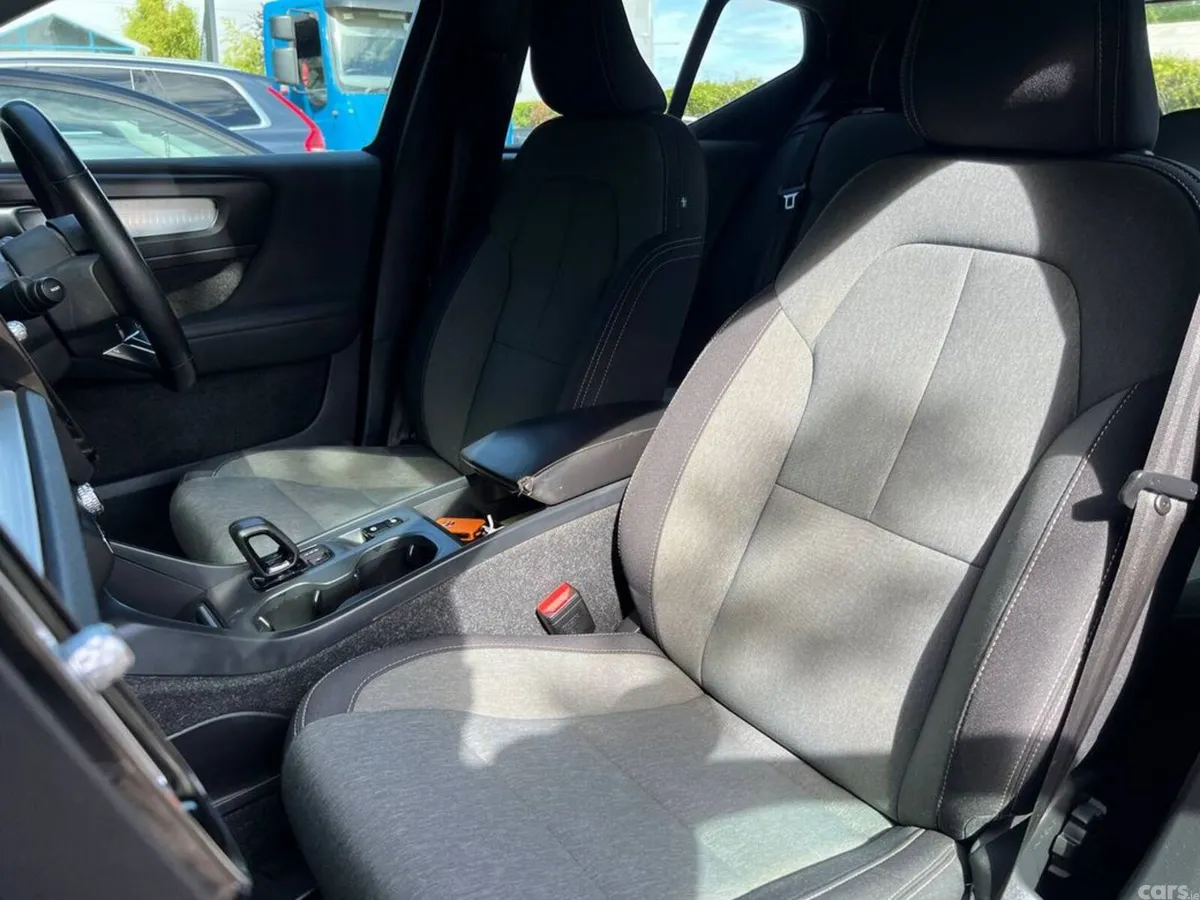 Volvo XC40 SUV, Petrol Plug-in Hybrid, 2022, Grey
