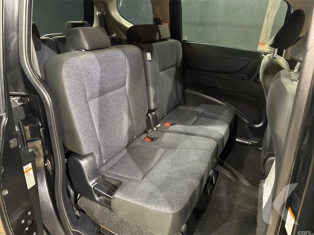Toyota Sienta MPV, Petrol Hybrid, 2017, Black