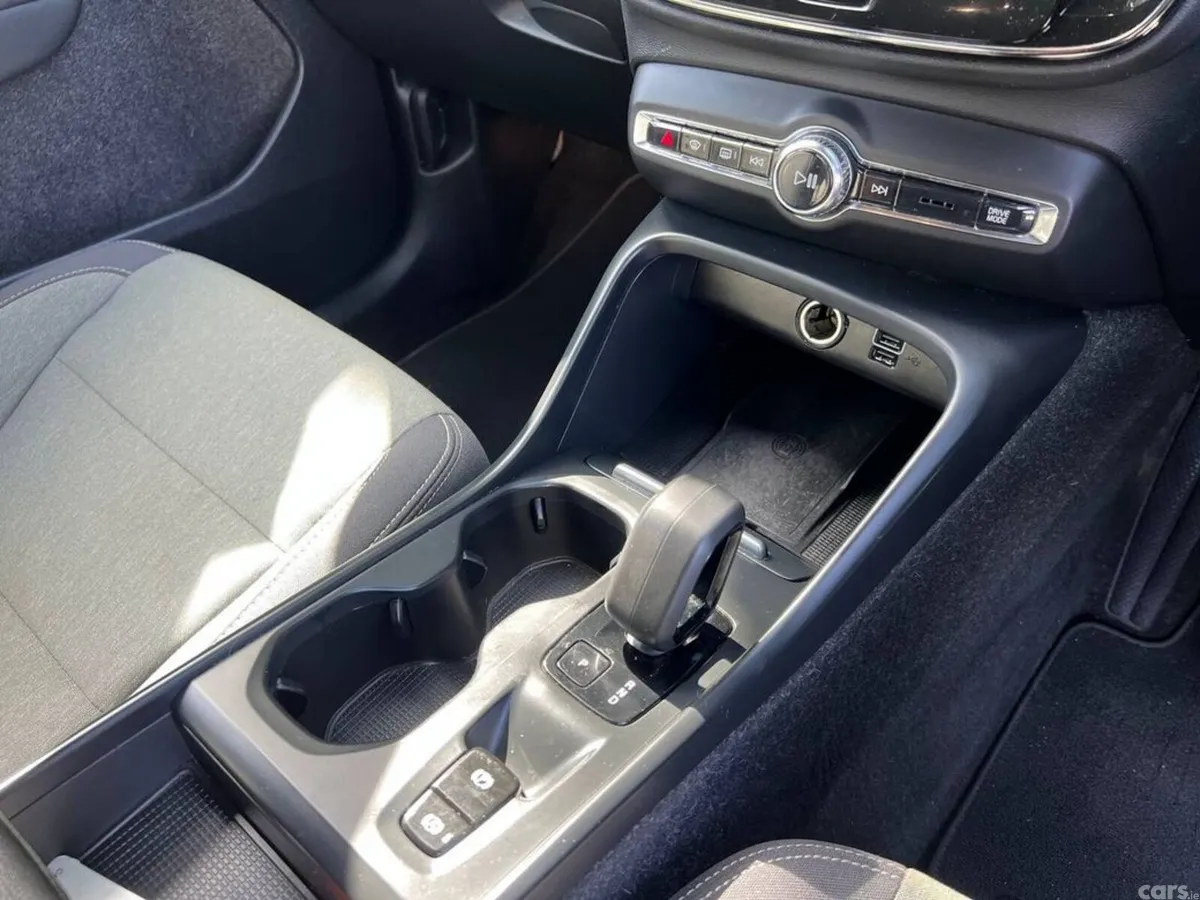 Volvo XC40 SUV, Petrol Plug-in Hybrid, 2022, Grey