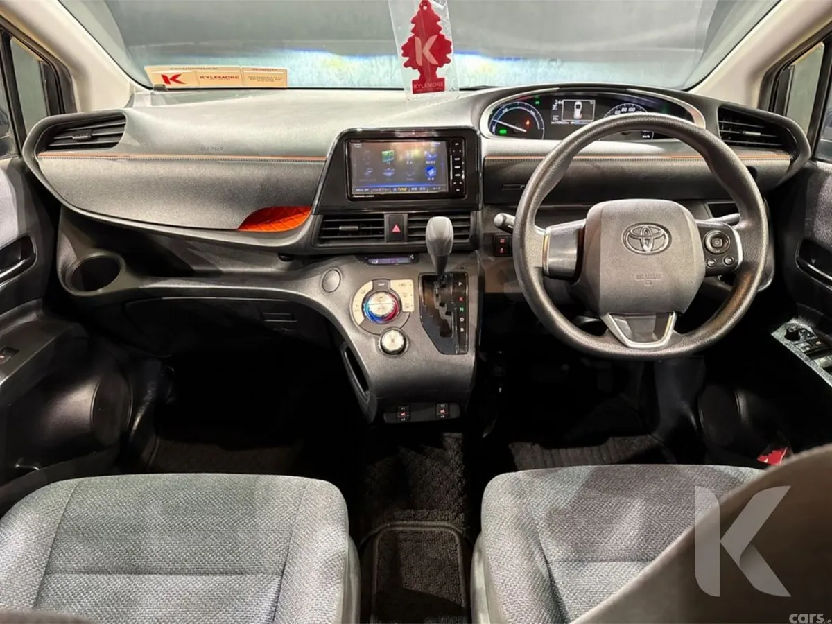 Toyota Sienta MPV, Petrol Hybrid, 2017, Black