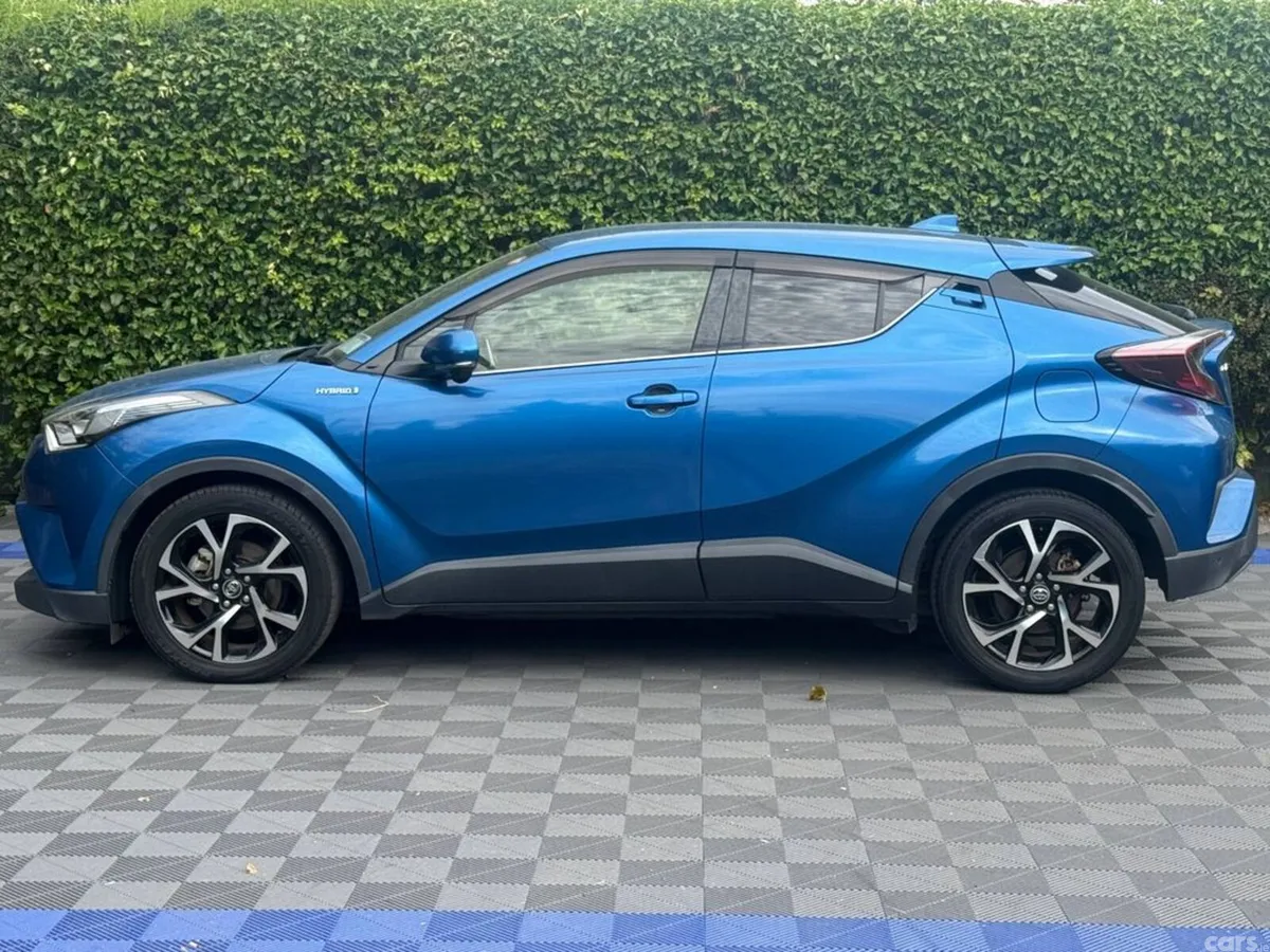 Toyota C-HR SUV, Petrol Hybrid, 2017, Blue