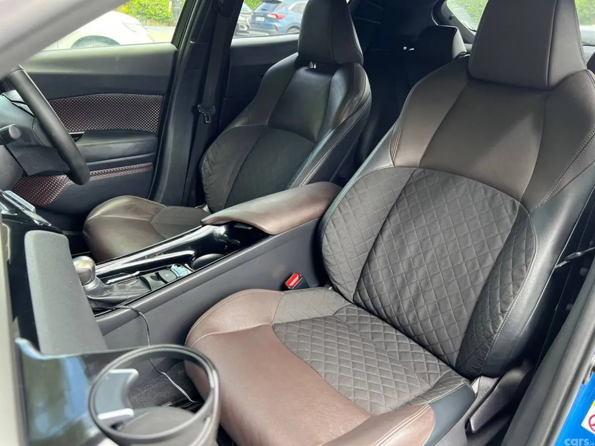 Toyota C-HR SUV, Petrol Hybrid, 2017, Blue