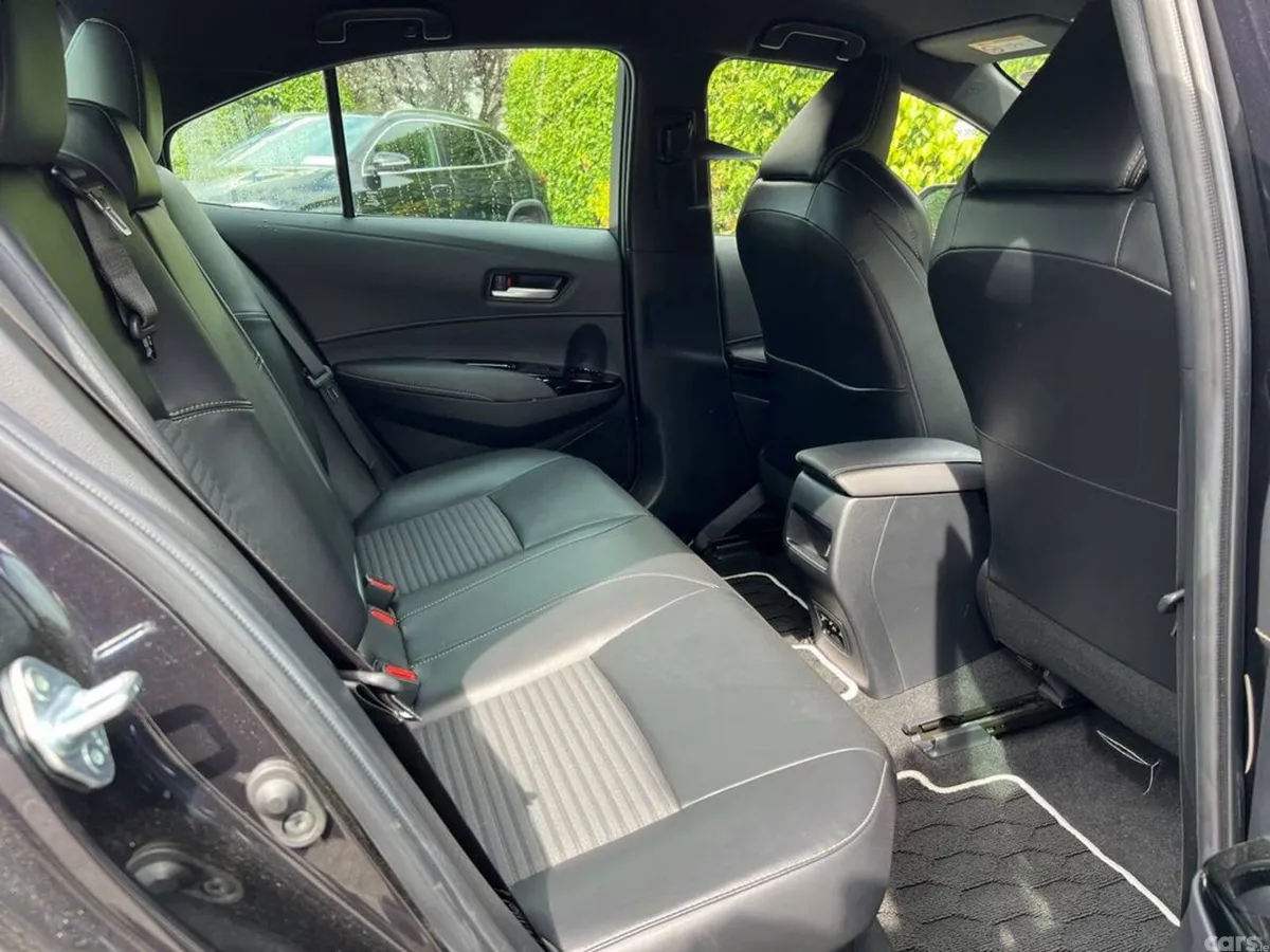 Toyota Corolla Saloon, Petrol Hybrid, 2020, Black