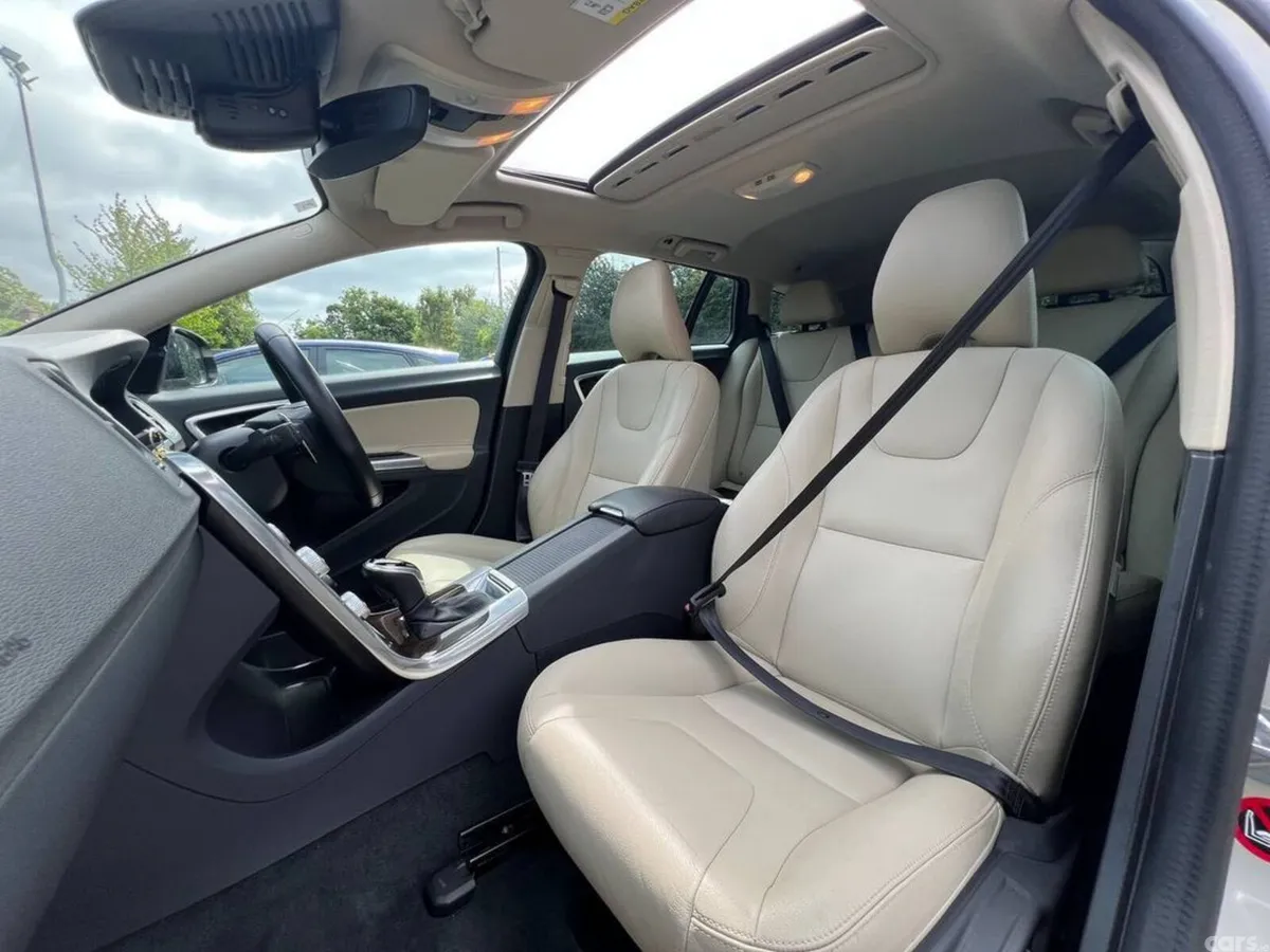 Volvo V60 Estate, Diesel, 2018, Gold