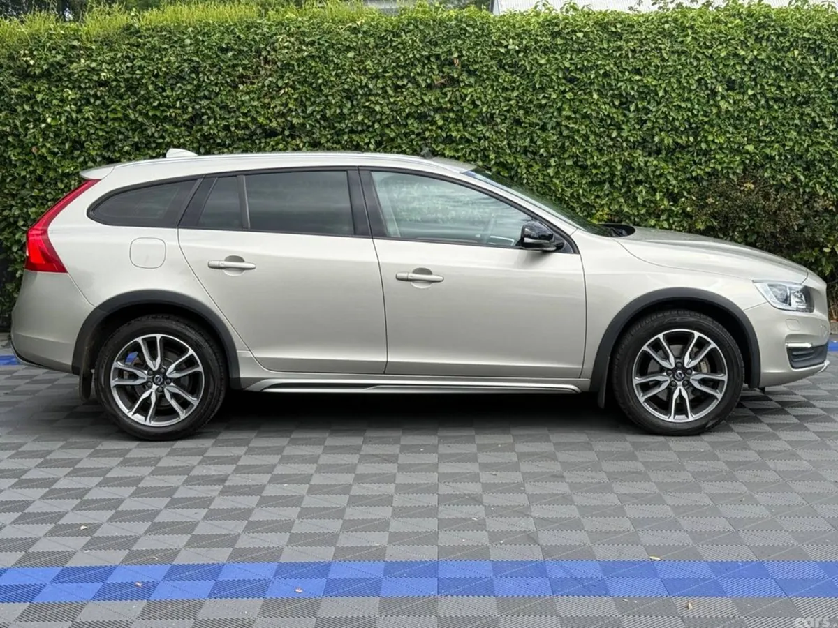 Volvo V60 Estate, Diesel, 2018, Gold