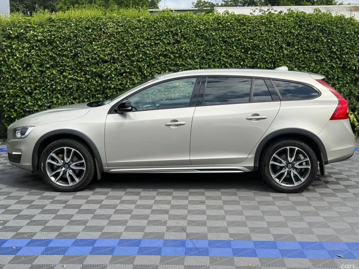 Volvo V60 Estate, Diesel, 2018, Gold