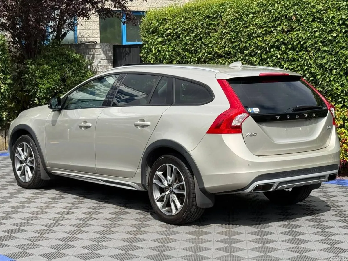 Volvo V60 Estate, Diesel, 2018, Gold