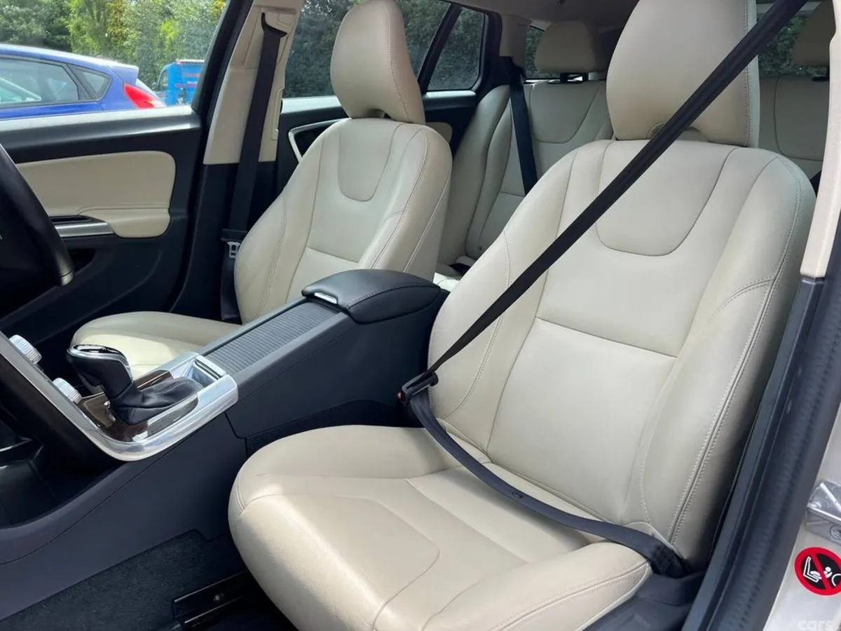 Volvo V60 Estate, Diesel, 2018, Gold