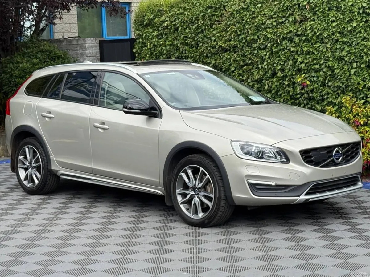Volvo V60 Estate, Diesel, 2018, Gold