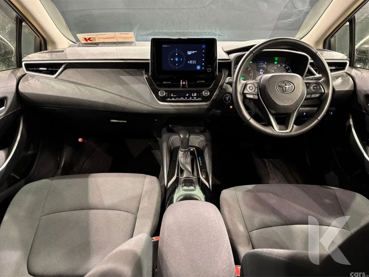Toyota Corolla Saloon, Petrol Hybrid, 2022, White