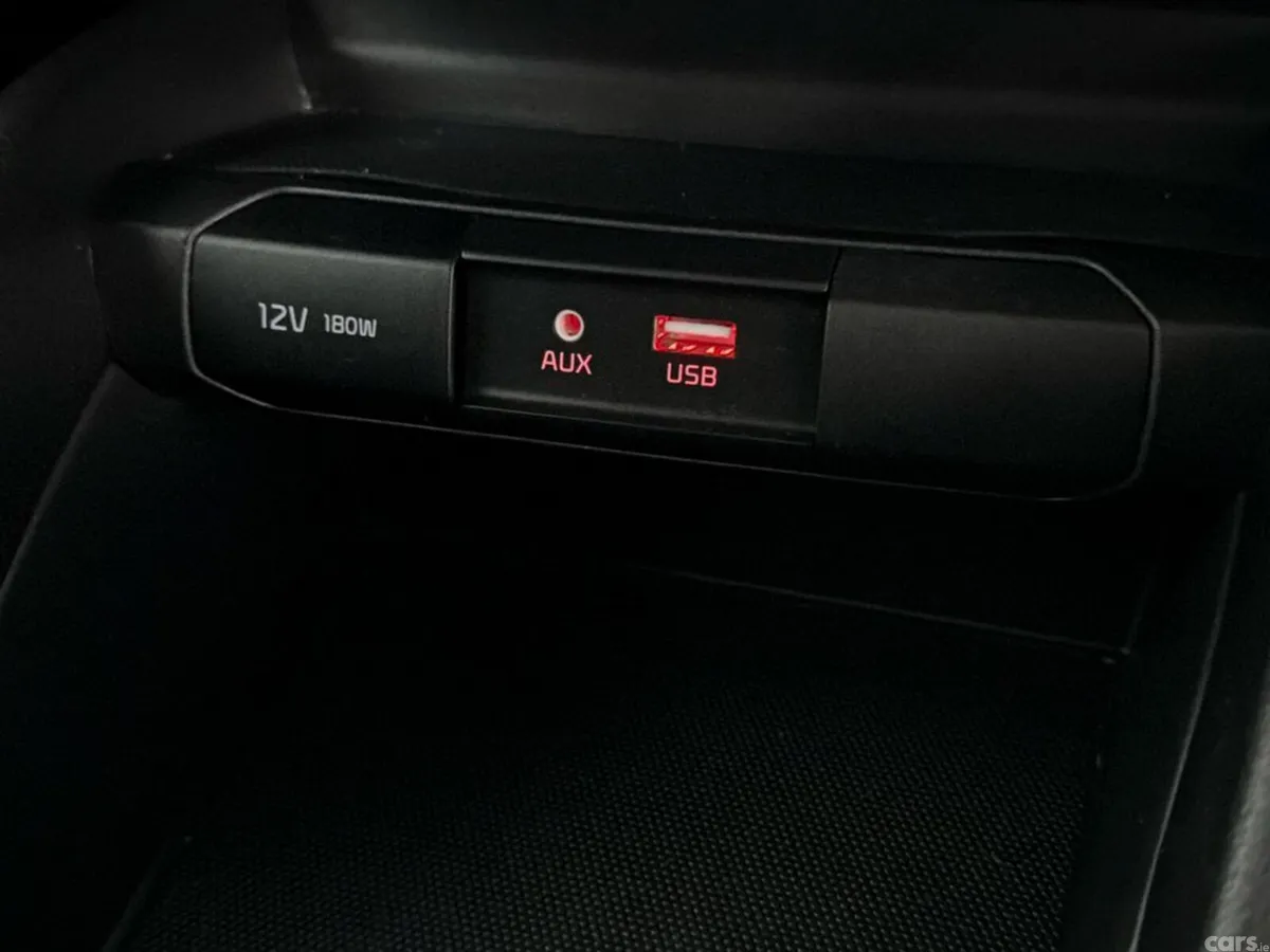 Kia Stonic Hatchback, Diesel, 2019, Brown