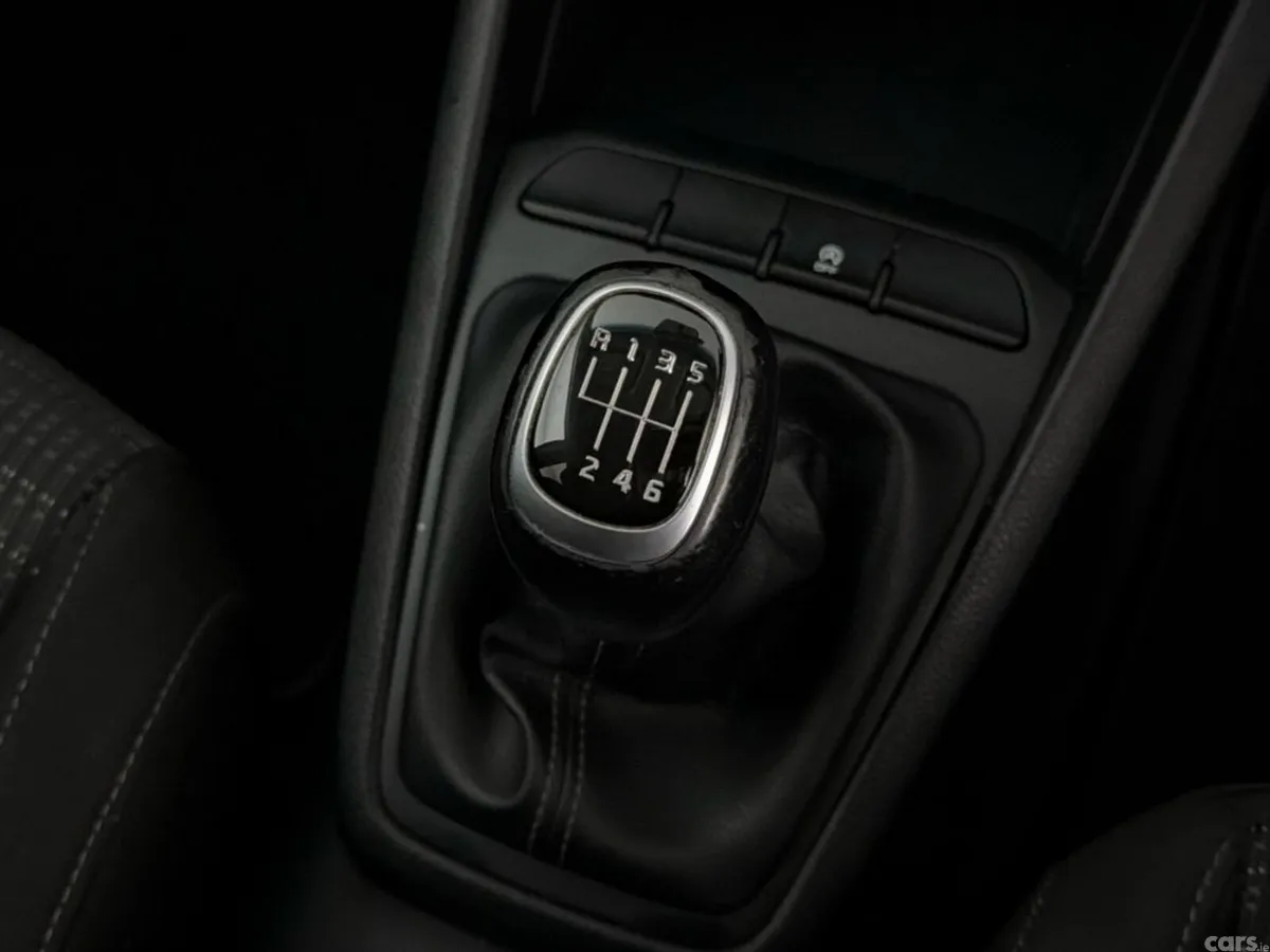 Kia Stonic Hatchback, Diesel, 2019, Brown
