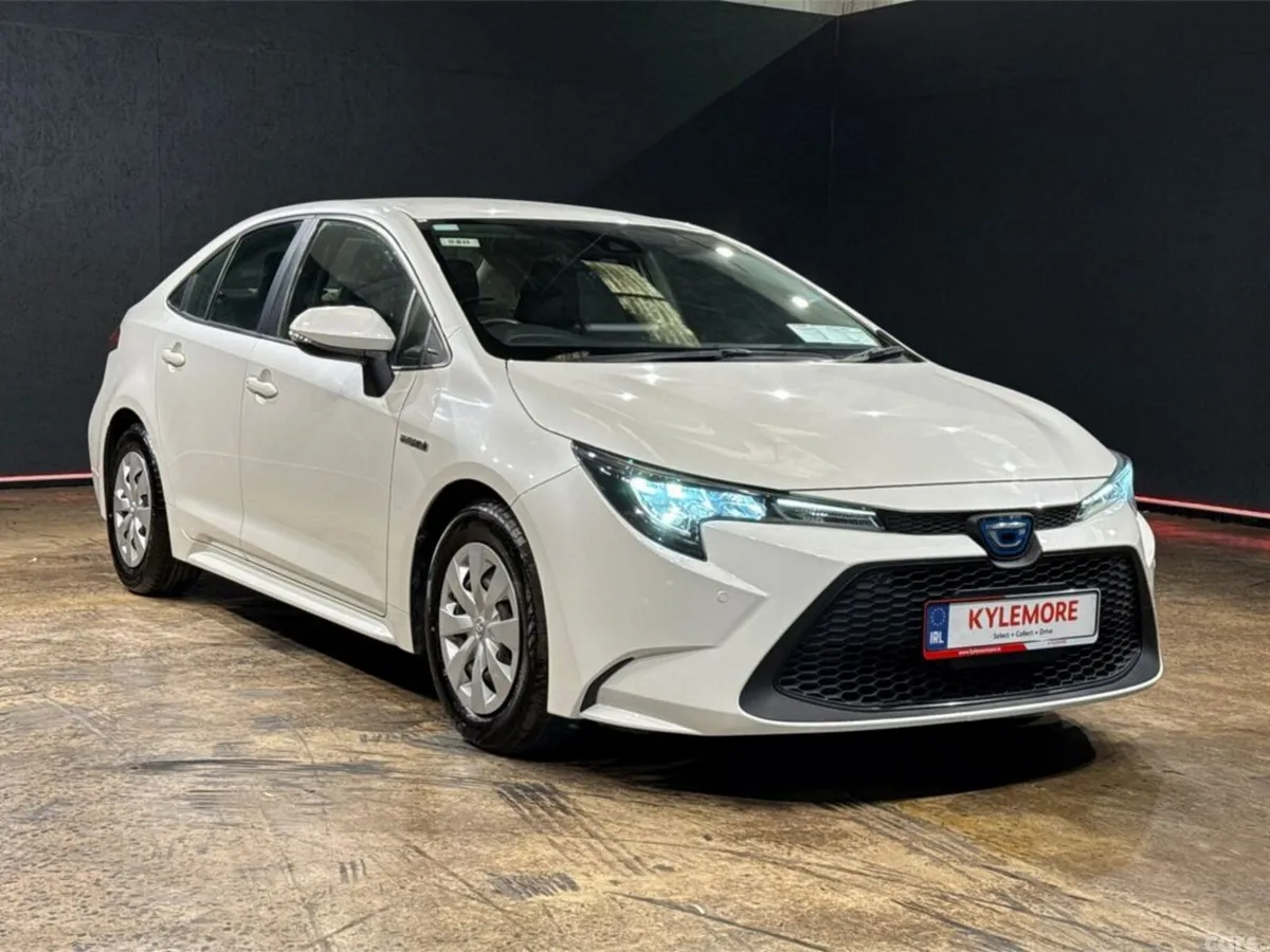 Toyota Corolla Saloon, Petrol Hybrid, 2020, White