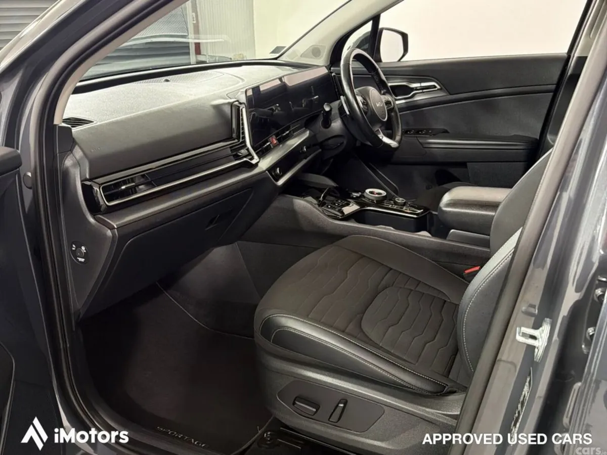 Kia Sportage SUV, Petrol Hybrid, 2023, Grey