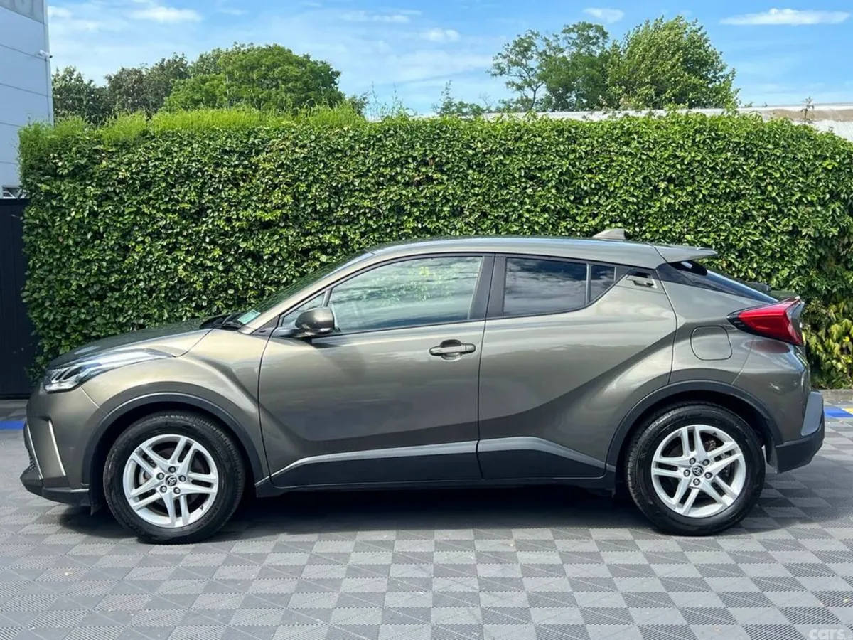 Toyota C-HR SUV, Petrol Hybrid, 2022, Green