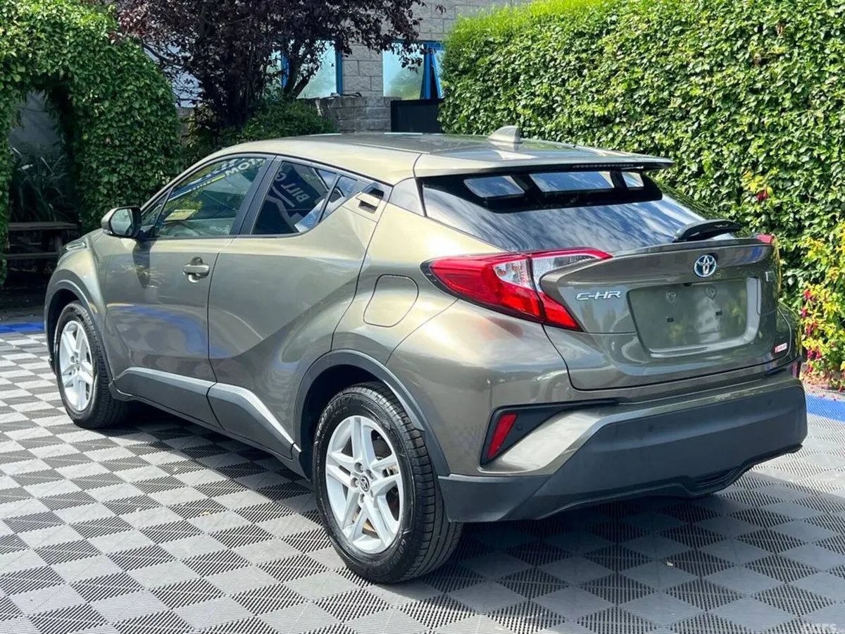 Toyota C-HR SUV, Petrol Hybrid, 2022, Green