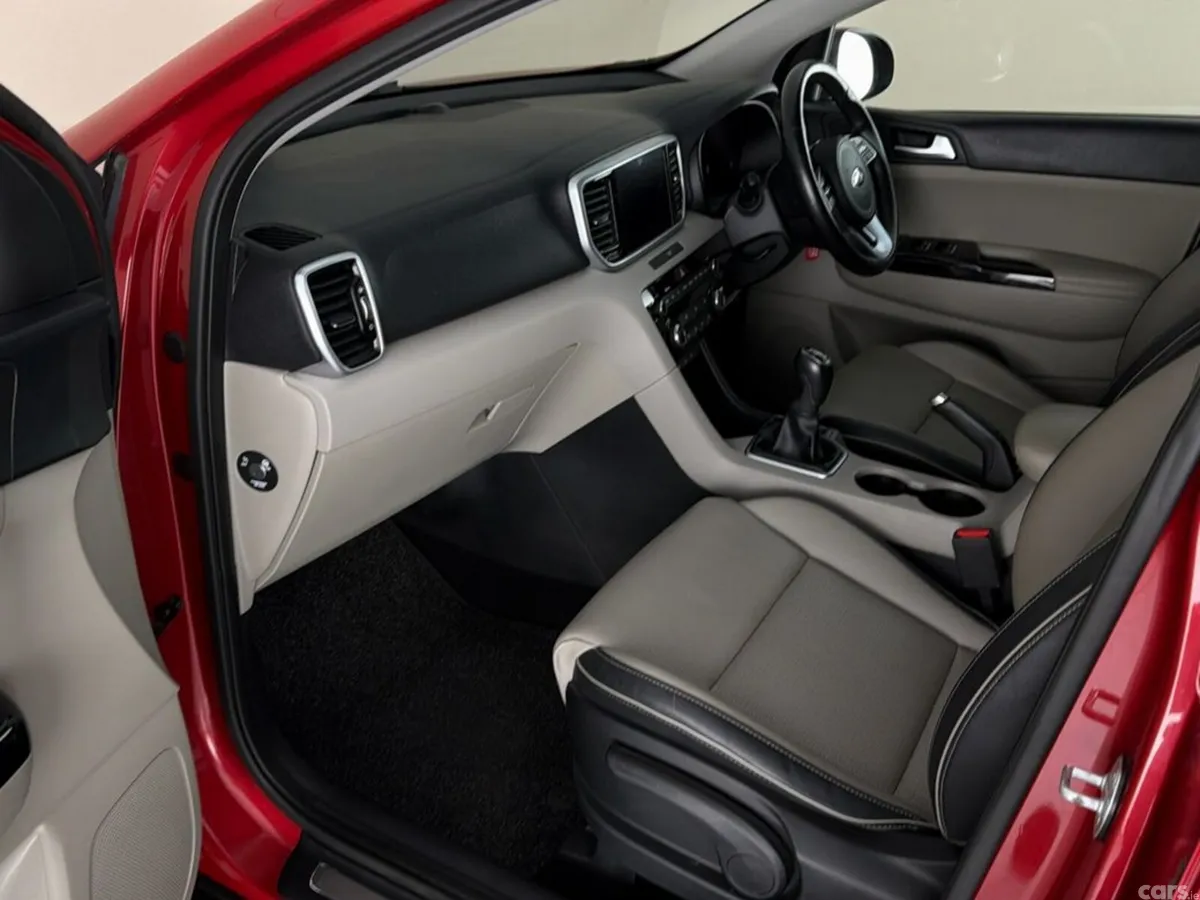 Kia Sportage SUV, Diesel Hybrid, 2021, Red
