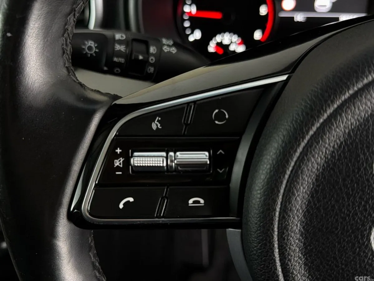 Kia Sportage SUV, Diesel Hybrid, 2021, Red