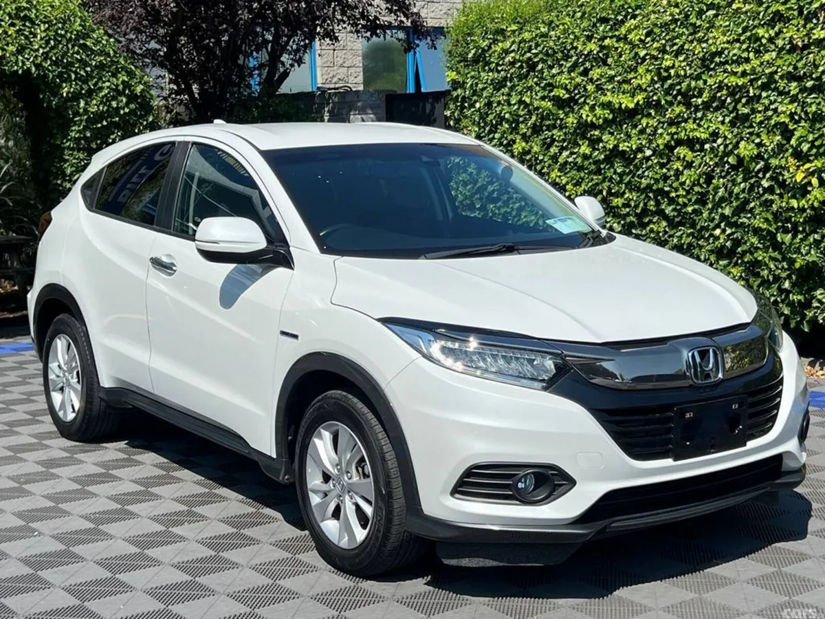 Honda Vezel SUV, Petrol Hybrid, 2021, White