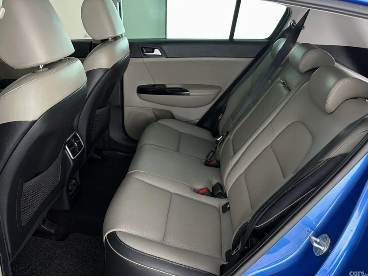Kia Sportage SUV, Diesel Hybrid, 2020, Blue