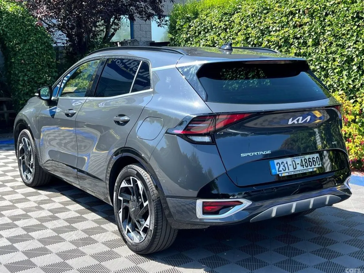 Kia Sportage Estate, Petrol Plug-in Hybrid, 2023, Grey