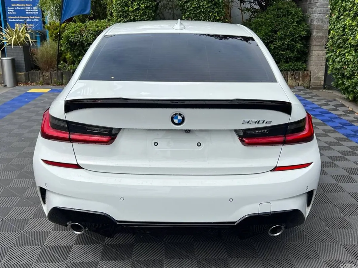 BMW 3-Series Saloon, Petrol Plug-in Hybrid, 2020, White