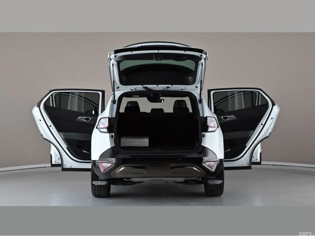 Kia Sportage SUV, Petrol Plug-in Hybrid, 2025, White