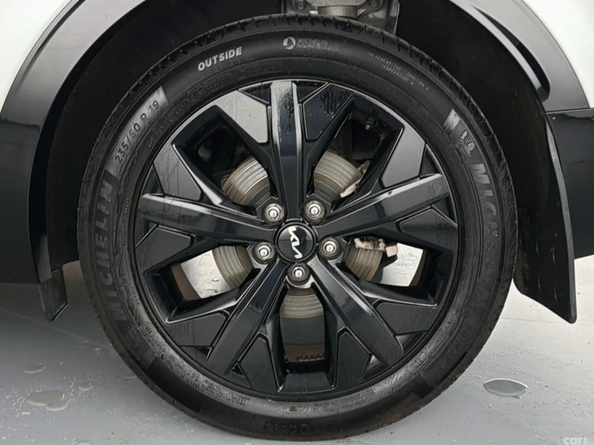 Kia Sportage SUV, Petrol Plug-in Hybrid, 2025, White