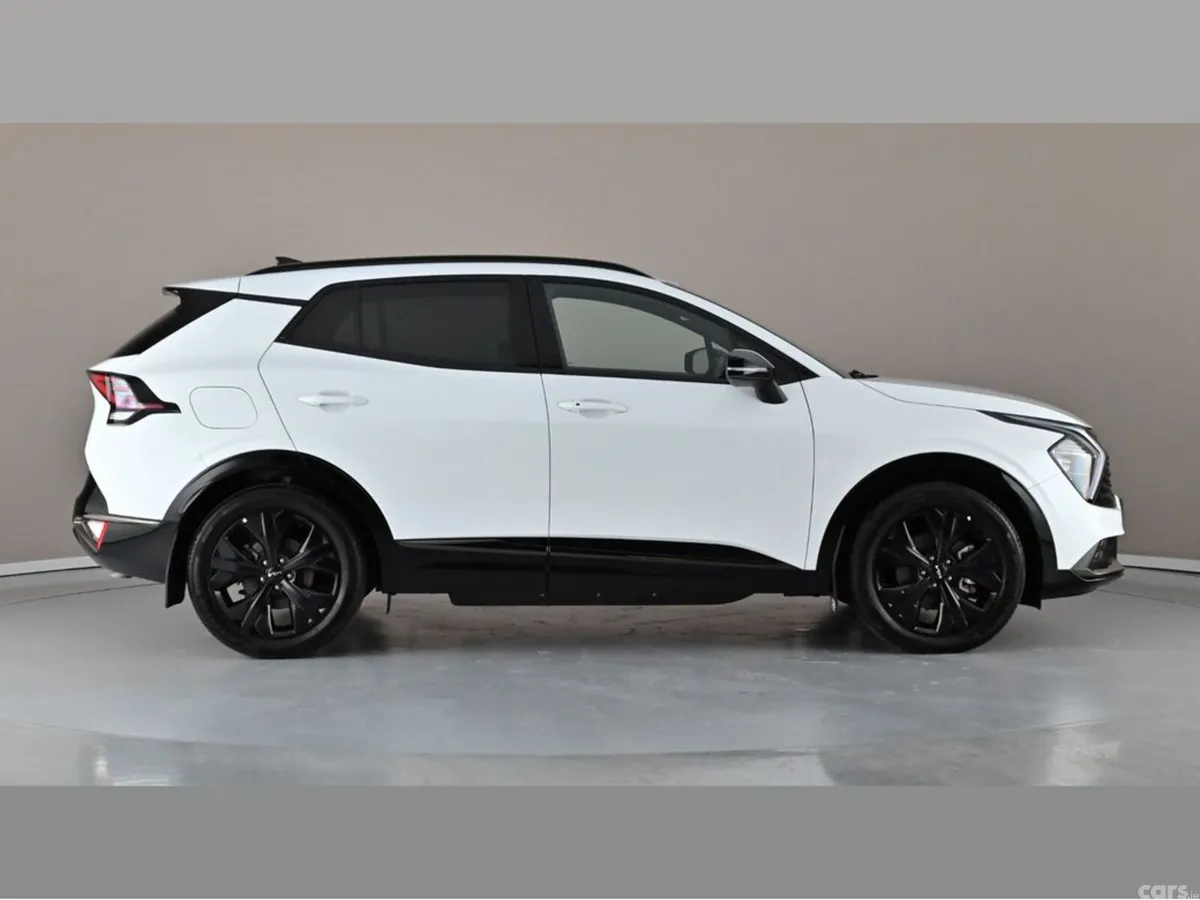 Kia Sportage SUV, Petrol Plug-in Hybrid, 2025, White