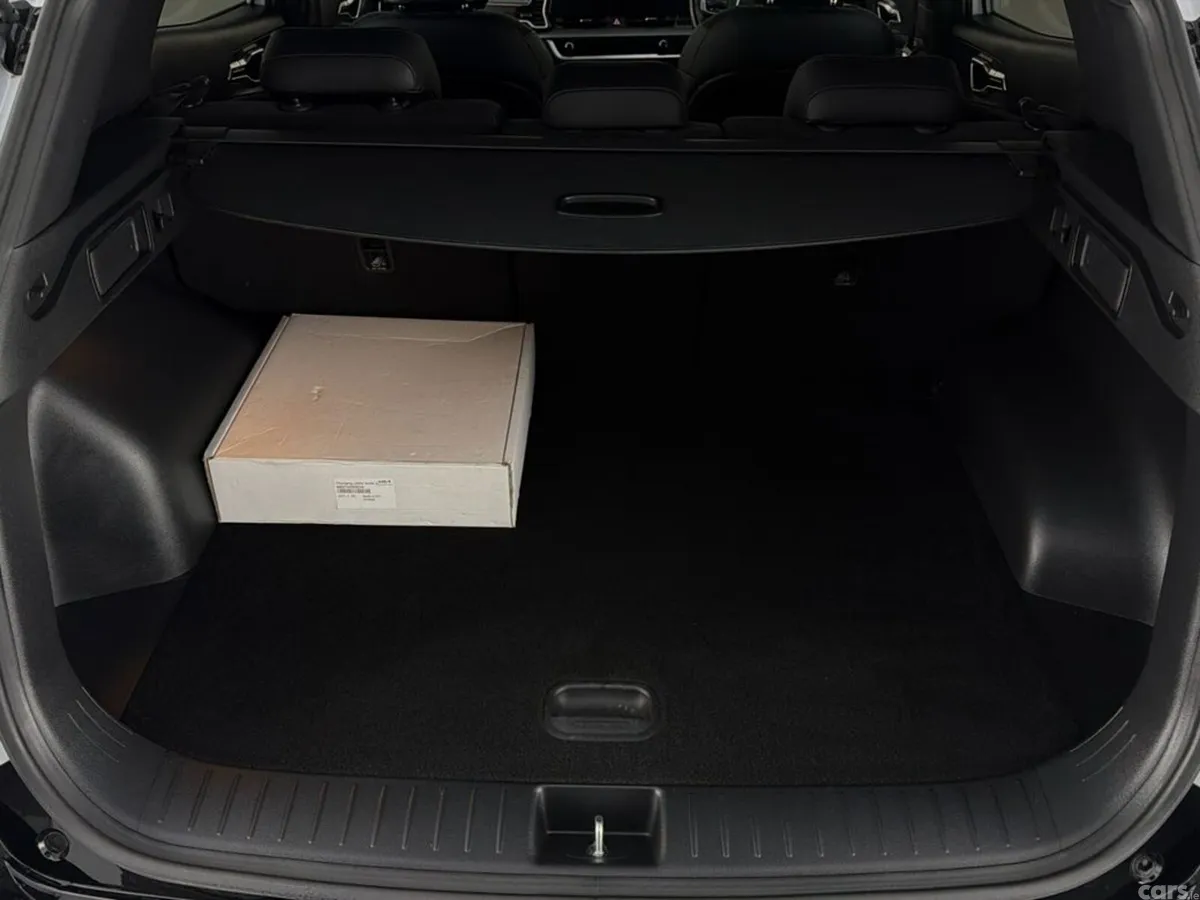 Kia Sportage SUV, Petrol Plug-in Hybrid, 2025, White