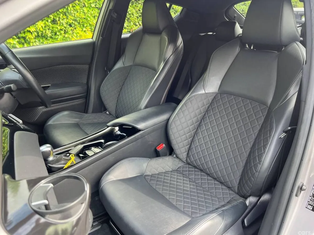 Toyota C-HR SUV, Petrol Hybrid, 2021, Grey