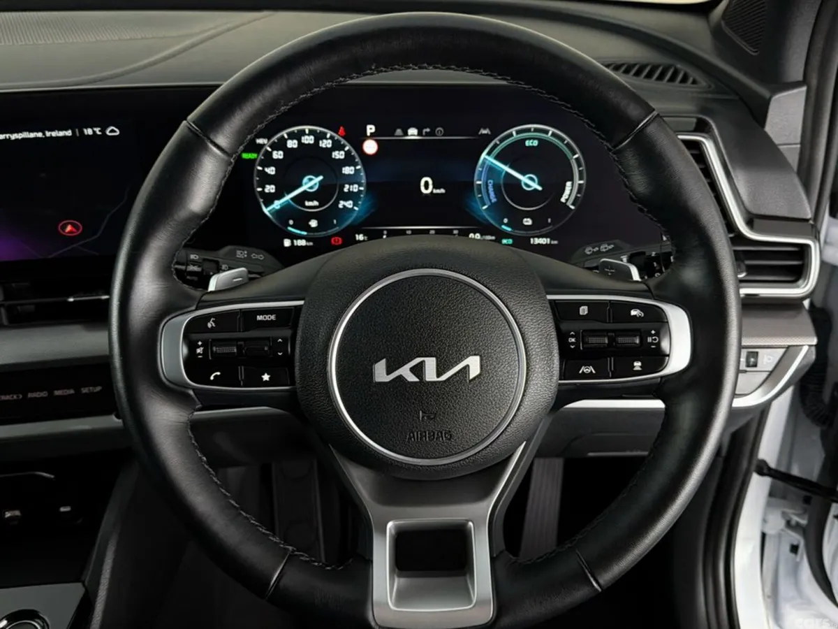 Kia Sportage SUV, Petrol Plug-in Hybrid, 2025, White